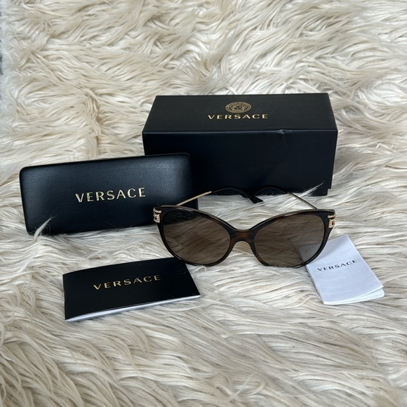 Versace Accessories - Brand new Versace Havana sunglasses